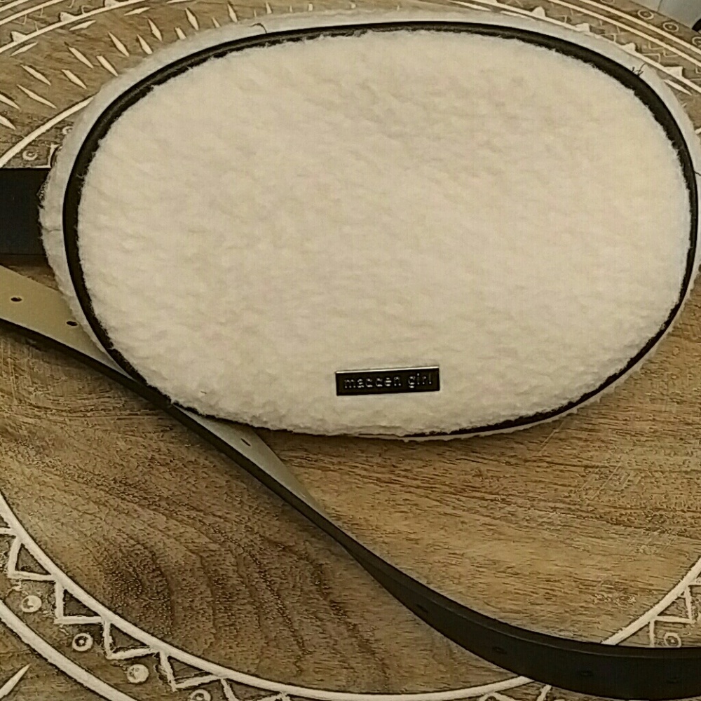 Maddon Girl pocketbook belt